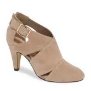 Bella Vita Nicolina Almond Suede Cut-out Pumps Size 10 wide NEW